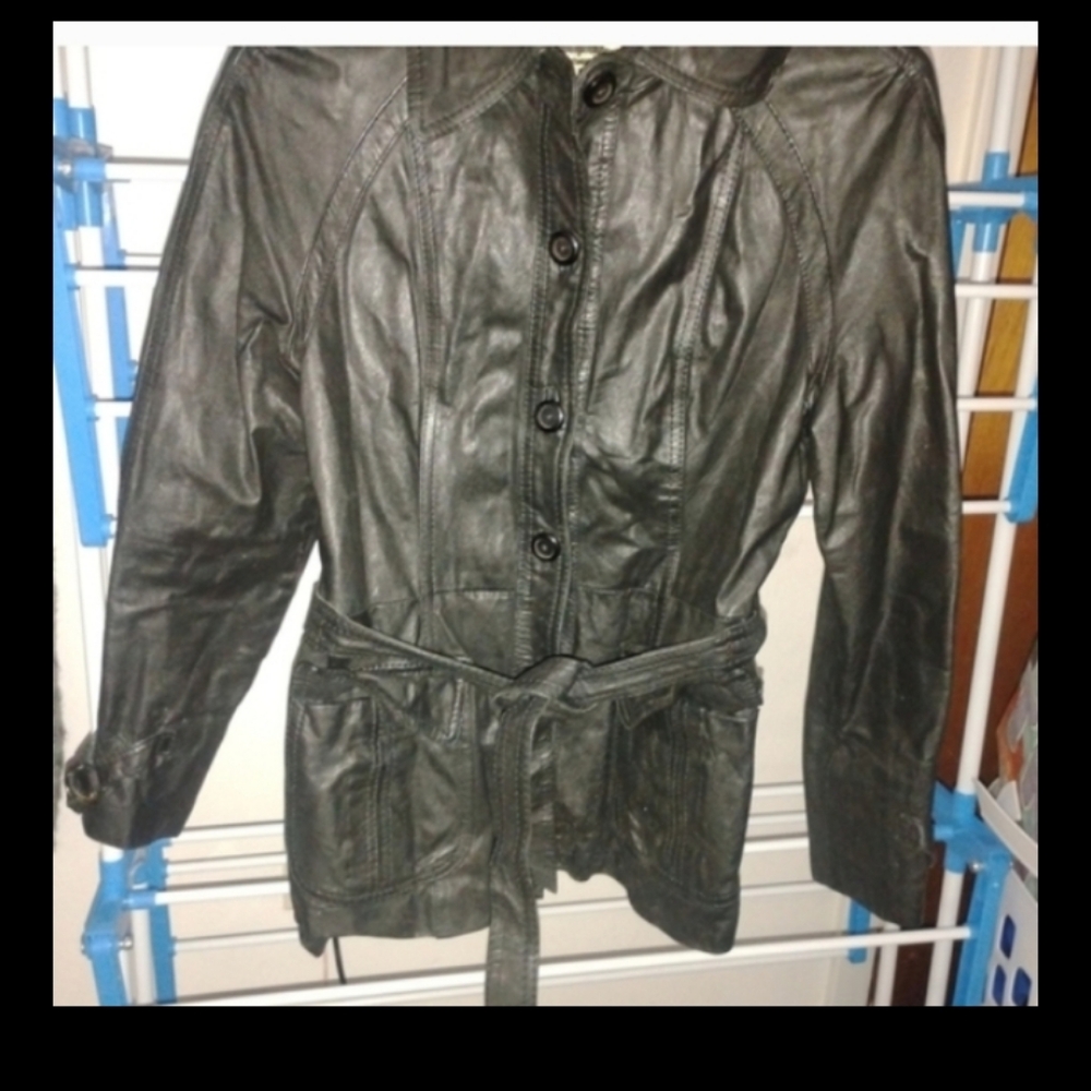 Trends Like New S/XS Women's Black Genuine Leather Jacket